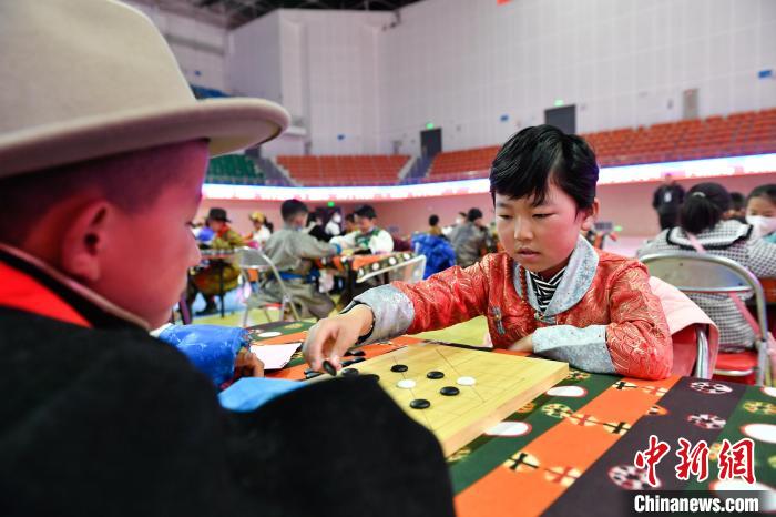 圖為比賽現(xiàn)場?！∝暩聛硭?攝