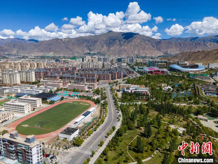 圖為俯瞰拉薩城。資料圖 江飛波 攝