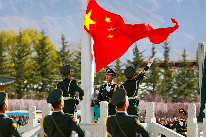 升旗儀式現(xiàn)場。