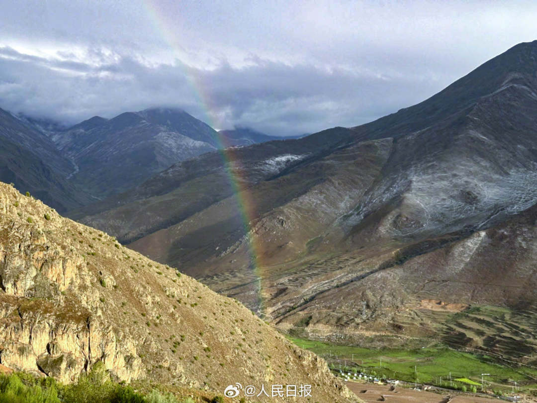 接好運(yùn)！青藏高原現(xiàn)巨大彩虹橋