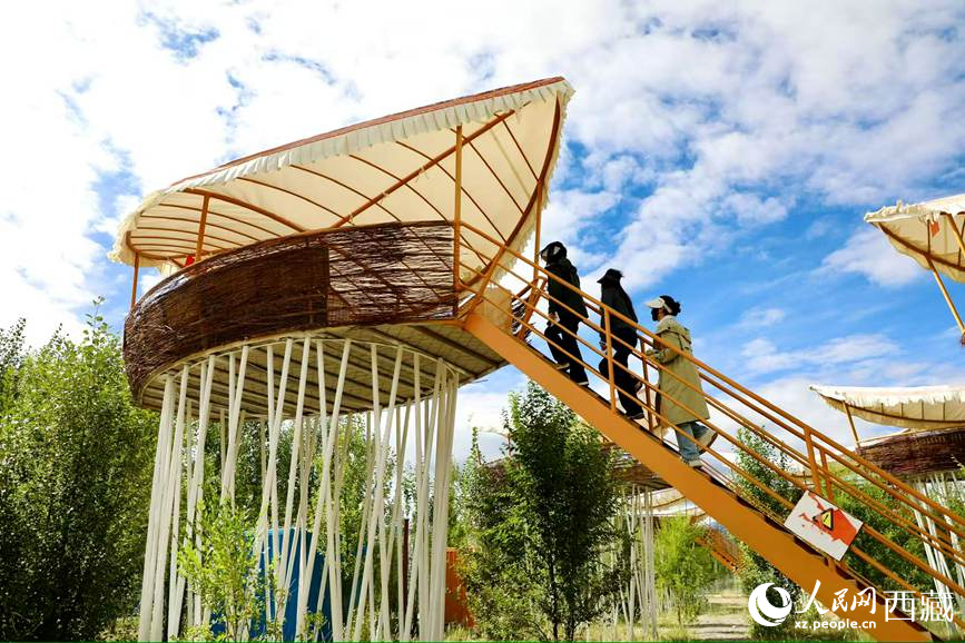 西普農(nóng)博園里的鳥(niǎo)巢餐廳。人民網(wǎng)記者 次仁羅布攝