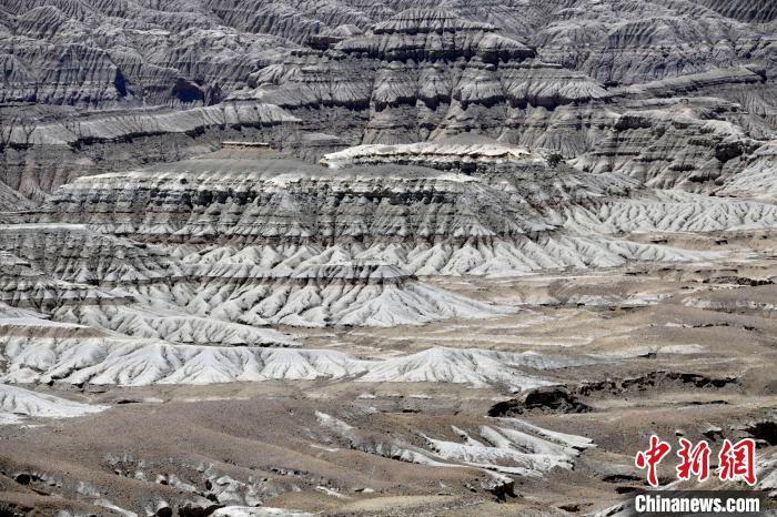 4月5日，西藏阿里札達(dá)土林?！±盍?攝