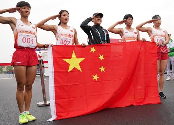 人民日報評軍運(yùn)會中國隊(duì)表現(xiàn)：信念最可貴 精神最動人