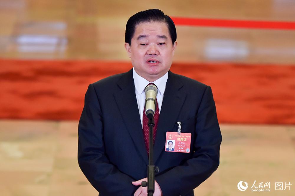 全國(guó)人大代表、河北省人大常委會(huì)黨組書記、常務(wù)副主任范照兵。