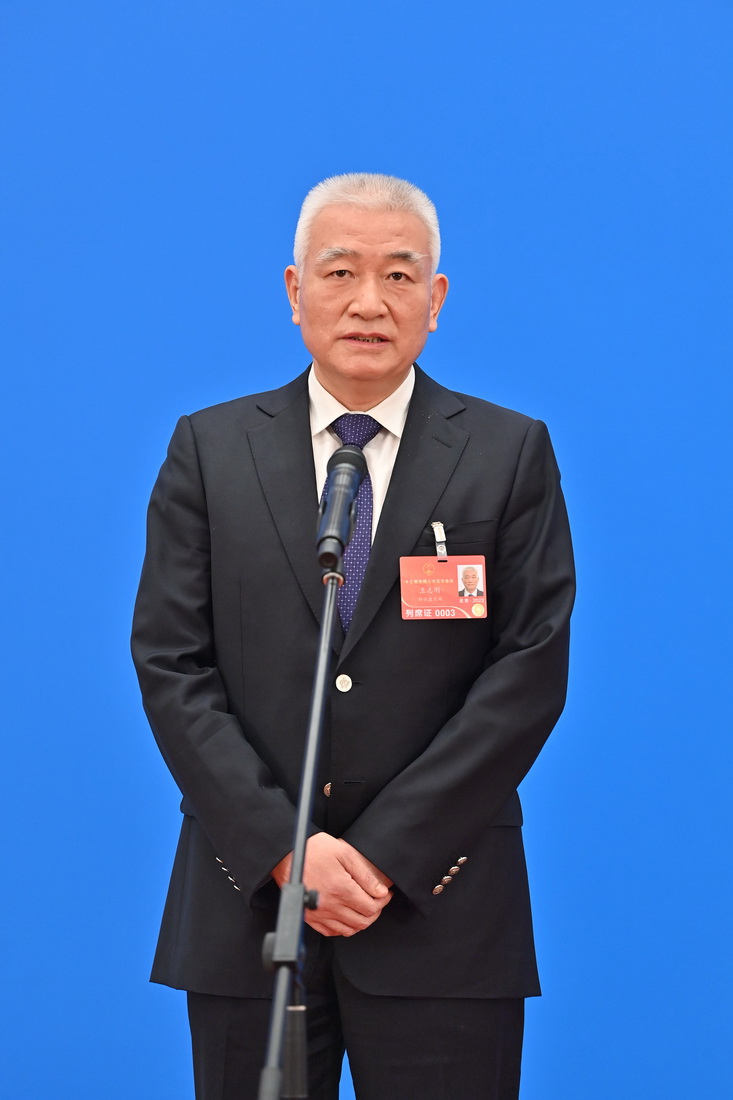 這是科學技術部部長王志剛通過網(wǎng)絡視頻方式接受采訪。新華社記者 李鑫 攝