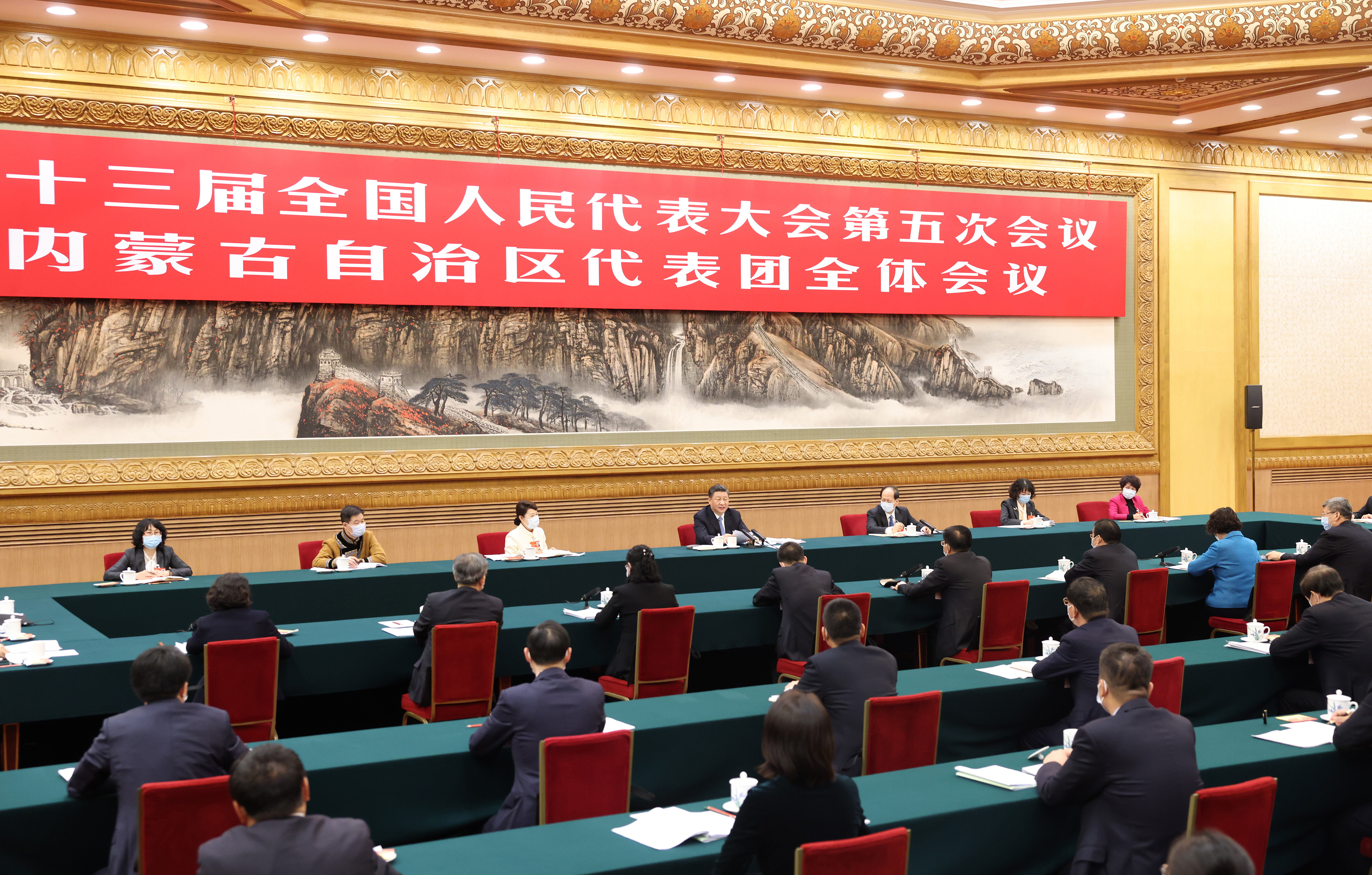2022年3月5日，習(xí)近平總書(shū)記參加十三屆全國(guó)人大五次會(huì)議內(nèi)蒙古代表團(tuán)的審議。
